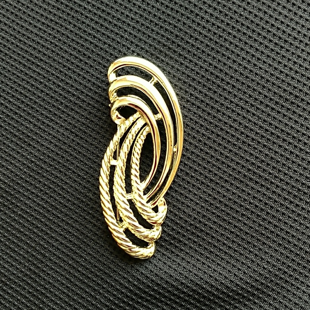 Gold Oval Blazer/Coat Brooch!!